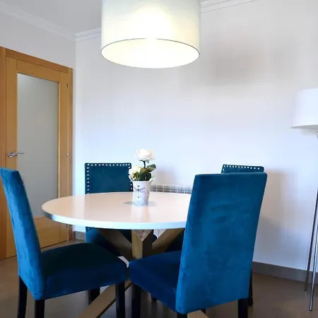 Flatselect Plaza Apartment