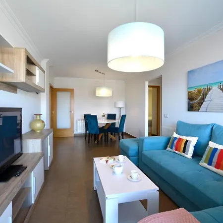 Flatselect Plaza Apartment *