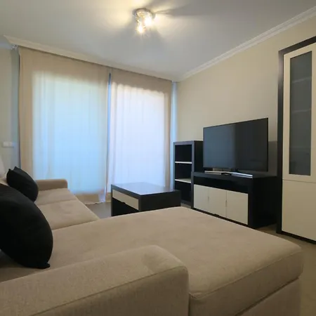Flatselect Plaza Apartment